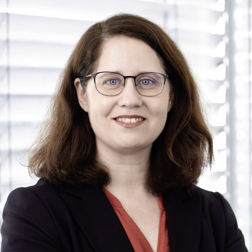 Dr. Nadine Uebe-Emden